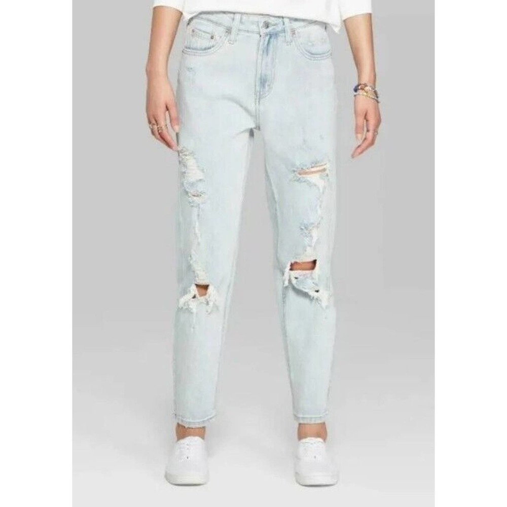 Wild Fable Women's Sz 18 High Rise Light Wash Distressed Denim Mom Jeans